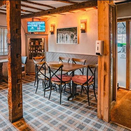 Charming 1-Bed Loft In Caerleon Apartment Нюпорт Екстериор снимка