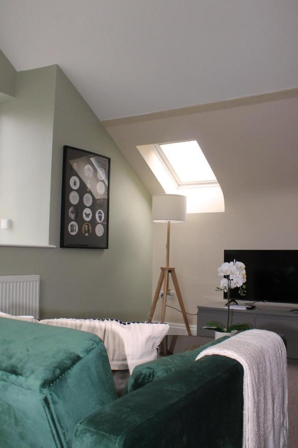Charming 1-Bed Loft In Caerleon Apartment Нюпорт Екстериор снимка