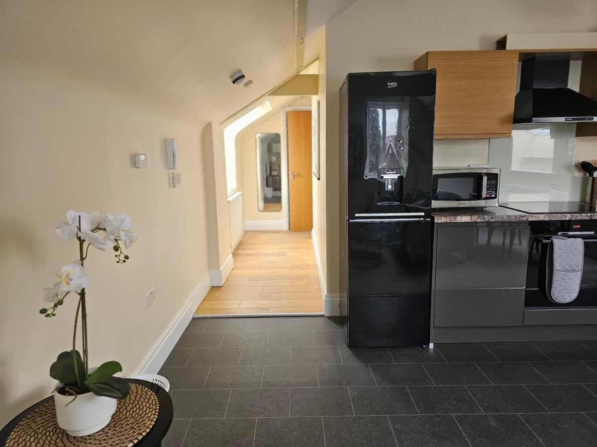 Charming 1-Bed Loft In Caerleon Apartment Нюпорт Екстериор снимка